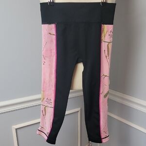 REALTREE Black Pink Camo‎ Cropped Capri Athleisure Activewear Stretch Legging S